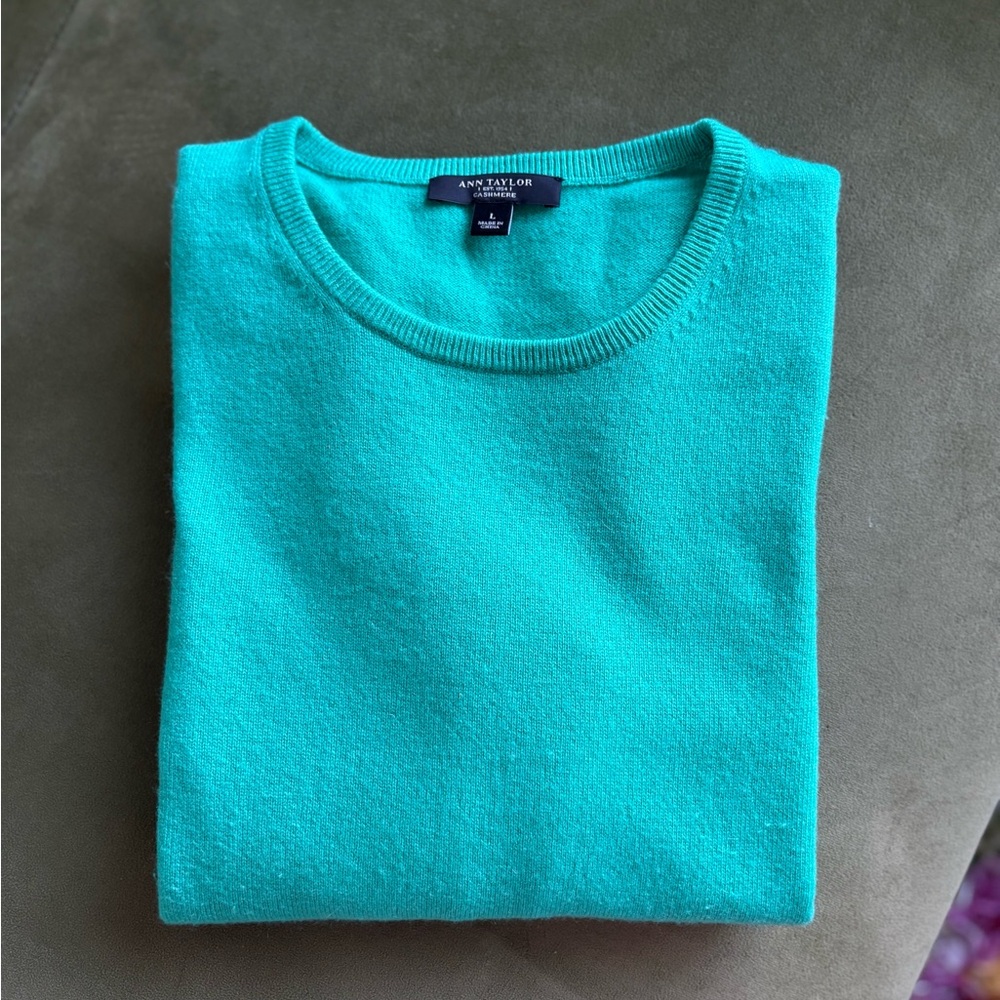 Ann Taylor Women's Teal Crewneck Sweater